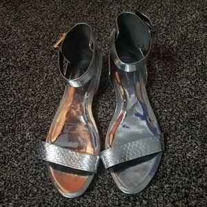 Kenneth Cole sandals